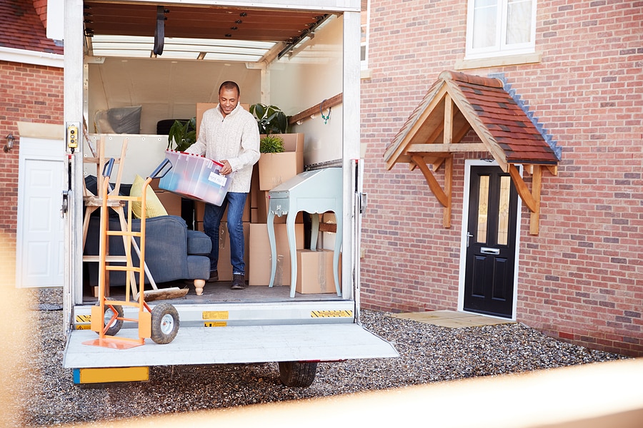 Hiring Movers vs. DIY Moving